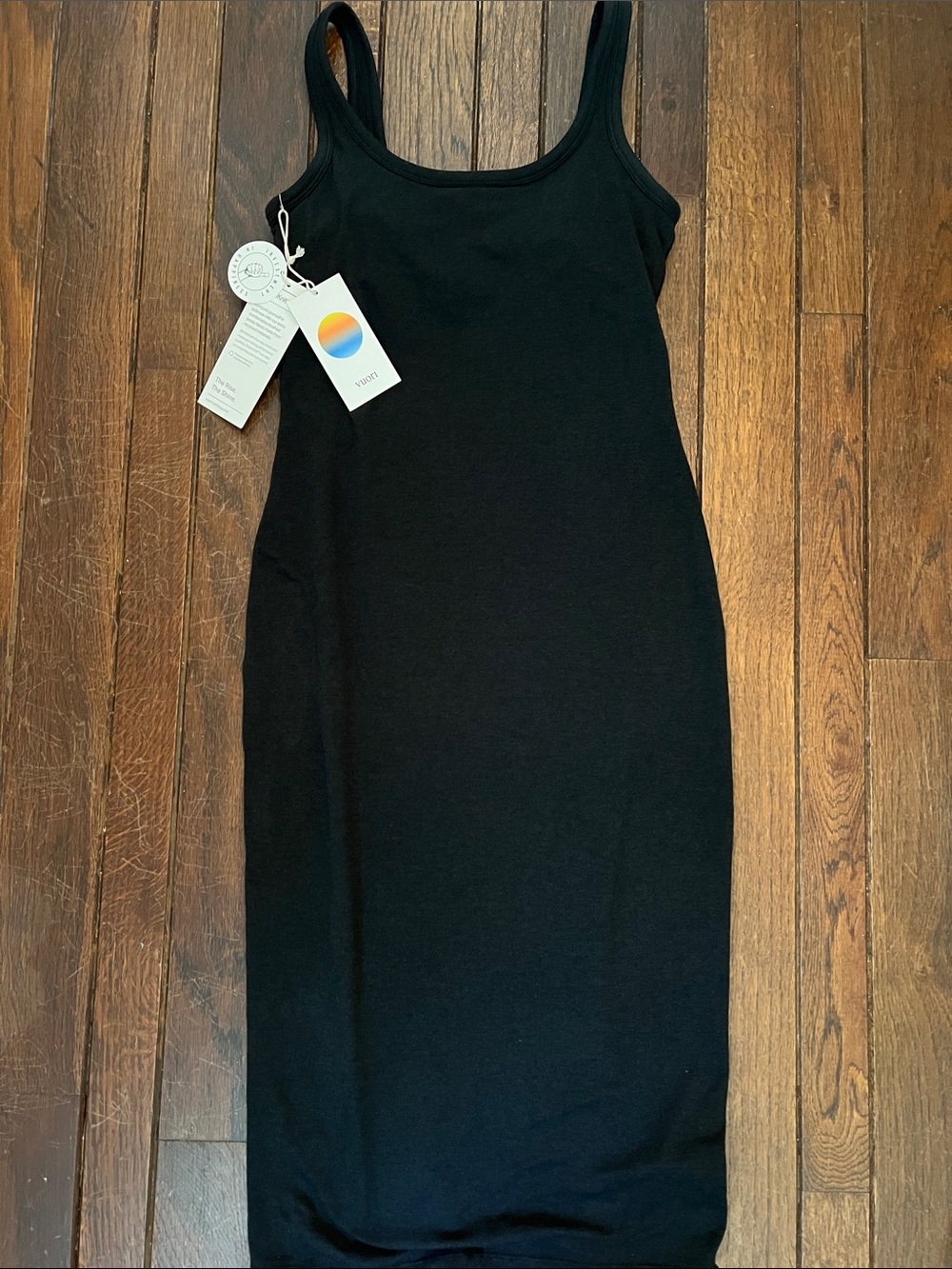 Vuori Black Halo Essential Scoop Neck Midi Dress Size Small New With Tags NWT